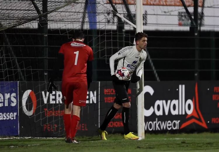 Strafschop beslist wedstrijd (1-0)